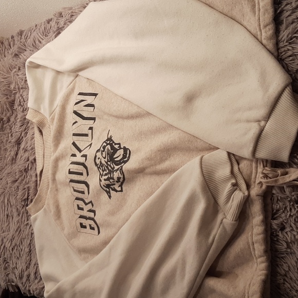 American Eagle Sweatshirt Ahh- mazingly Soft Size Small - Picture 3 of 4